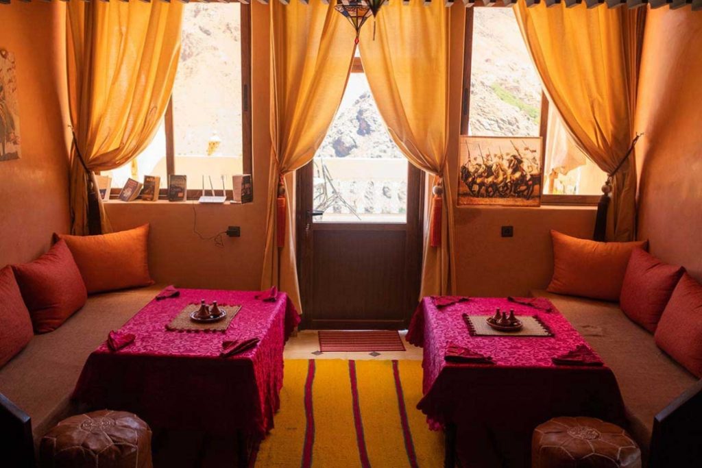 Riad-Atlas-Panorama-Imlil-Living-room-6-1030×687